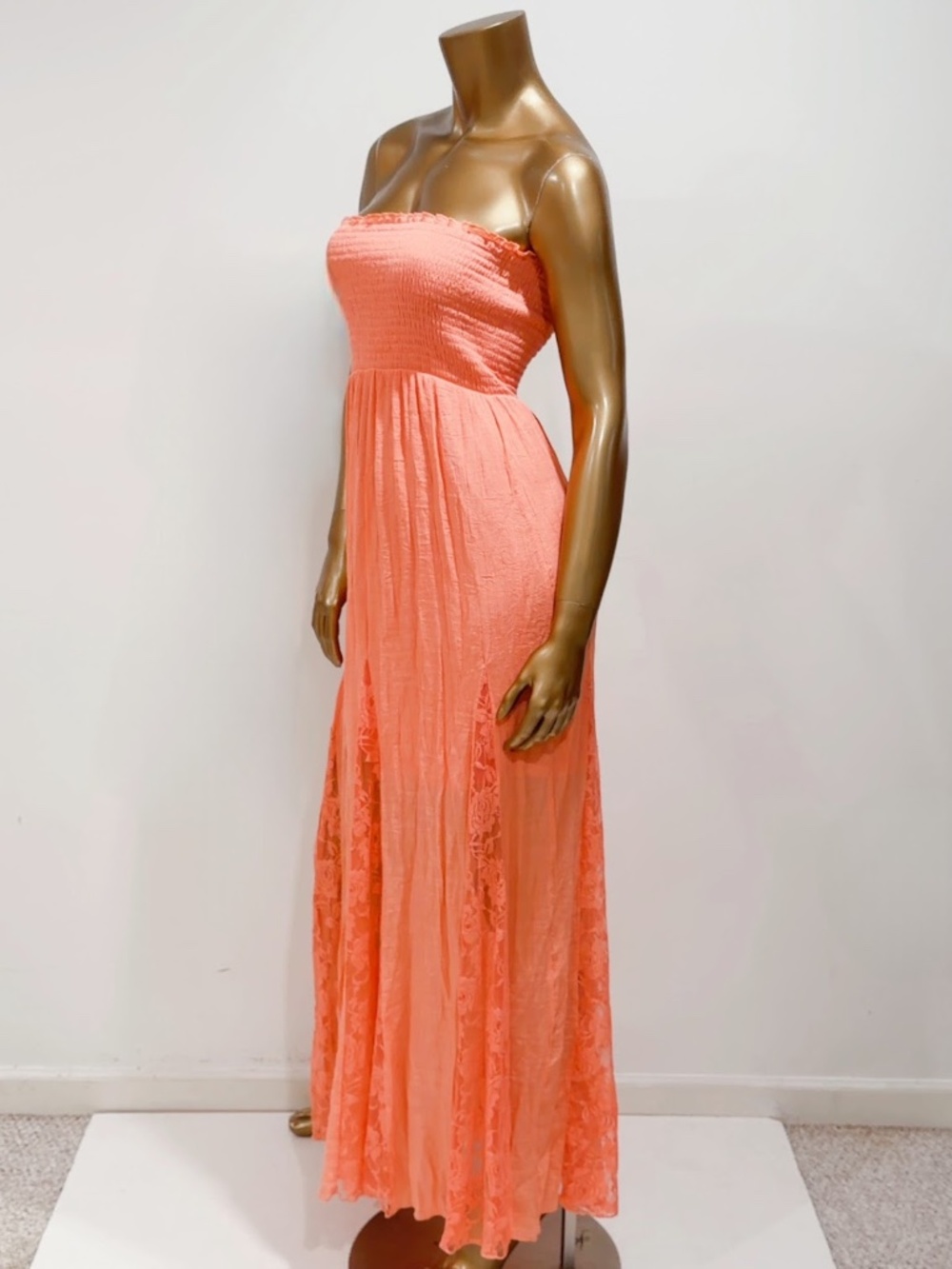 Venus Women's Coral Lace Inserts Strapless Smocked Maxi Dress Size M - Picture 6 of 8